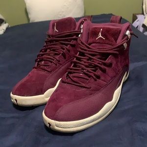 Jordan 12 size 9 burgundy